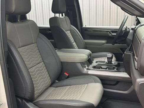 Used 2026 Chevrolet Silverado 1500 ZR2 image 41