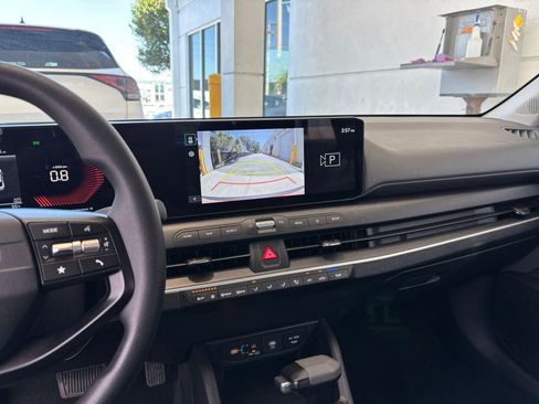 Used 2025 Kia K4 FWD image 25