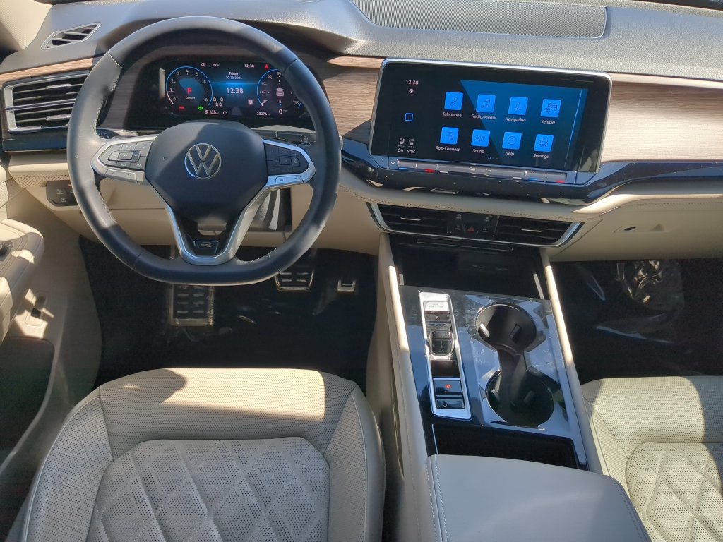 Certified 2025 Volkswagen Atlas SEL Premium R-Line AWD/4WD image 15