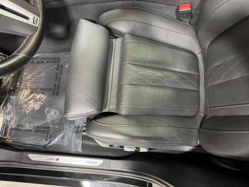 Used 2024 BMW X7 M60i w/ Executive Package image 29