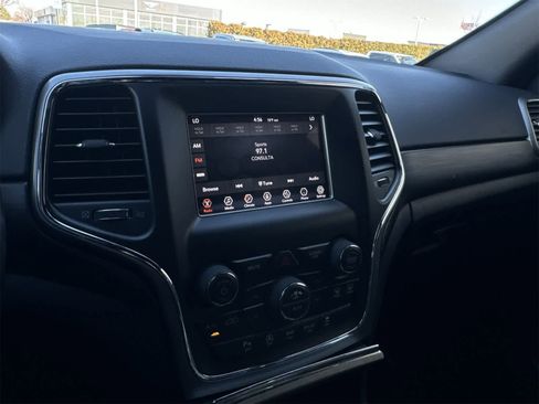 Certified 2020 Jeep Grand Cherokee Laredo image 27