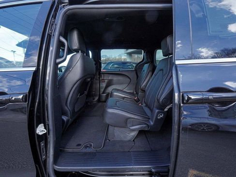 New 2026 Chrysler Pacifica Select image 34
