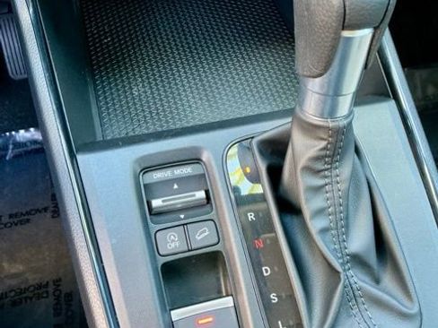 Used 2025 Honda CR-V EX image 18