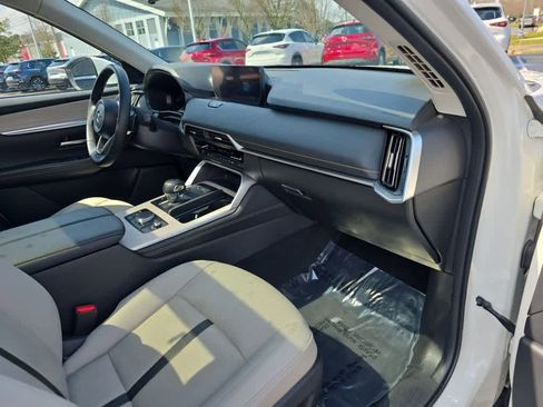 Used 2024 MAZDA CX-90 Plug-In Hybrid w/ Premium Pkg image 23