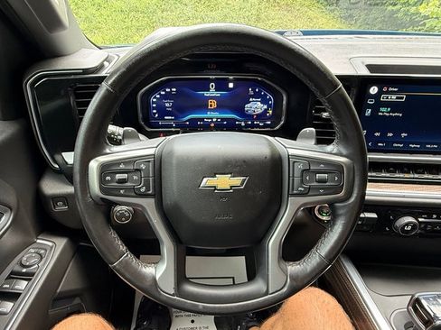 Used 2022 Chevrolet Silverado 1500 LT AWD/4WD image 19