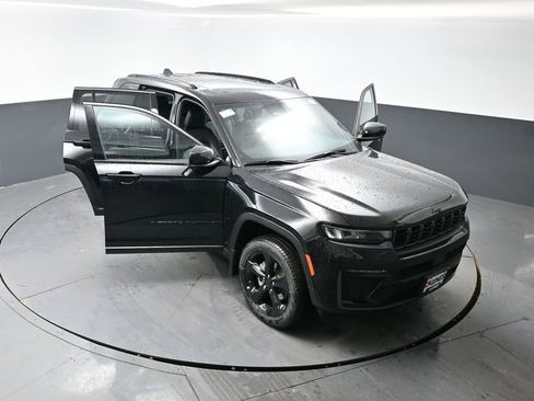 New 2026 Jeep Grand Cherokee Limited w/ Limited Altitude Package AWD/4WD image 48