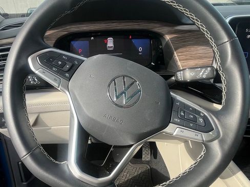 Certified 2025 Volkswagen Atlas SEL image 7