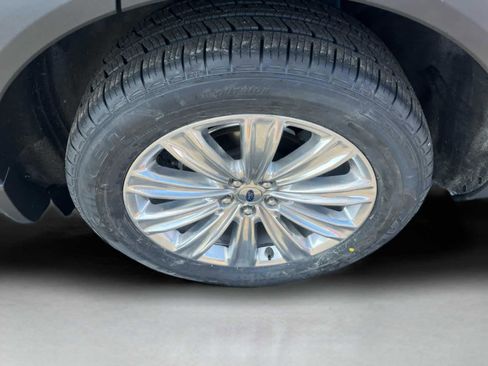 Used 2020 Ford Explorer Limited image 4