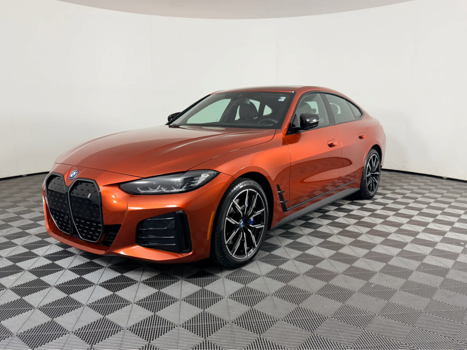 Used 2024 BMW i4 eDrive40 w/ M Sport Package RWD image 7