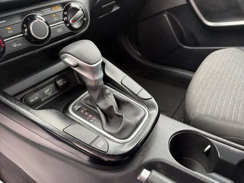 Used 2020 Kia Soul S FWD image 19