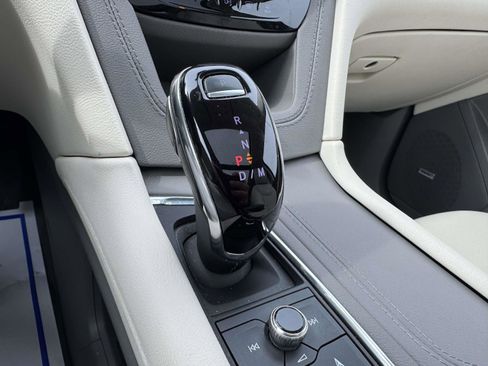 Certified 2023 Cadillac XT5 Premium Luxury image 17