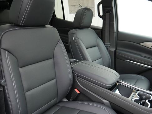 New 2026 Chevrolet Traverse LT image 23