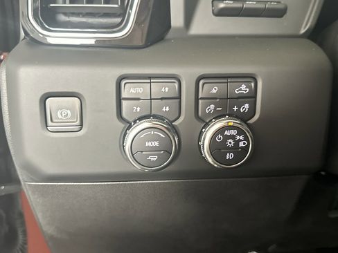 Certified 2024 GMC Sierra 2500 Denali Ultimate image 27