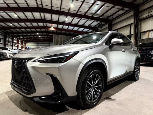 Used 2022 Lexus NX 250 FWD w/ Towing Package (2000 Lbs) image 9