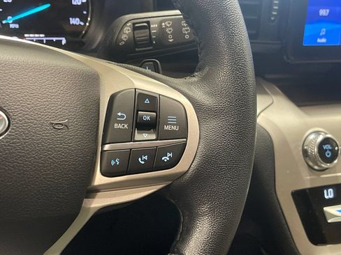 Used 2020 Ford Explorer XLT RWD image 28
