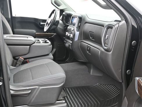 Used 2020 GMC Sierra 1500 SLE w/ SLE Value Package image 10