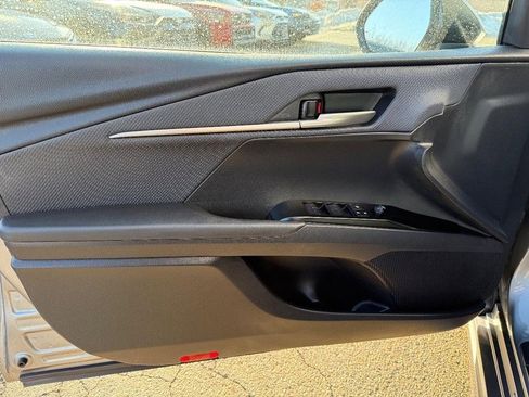 Used 2025 Toyota Camry SE image 19