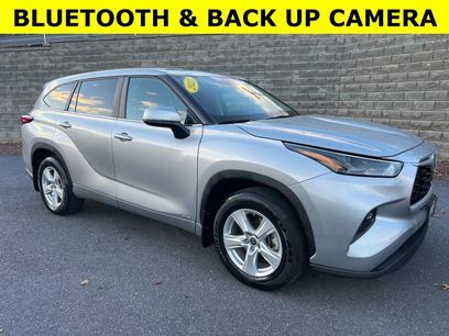 Used 2023 Toyota Highlander LE