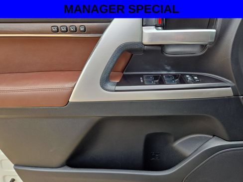 Used 2019 Toyota Land Cruiser AWD/4WD image 15