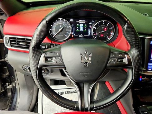 Used 2022 Maserati Levante GT AWD/4WD image 13