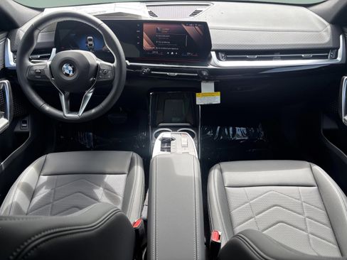 Used 2026 BMW X2 xDrive28i w/ Technology Package AWD/4WD image 8
