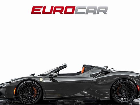 Used 2024 Ferrari SF90 Spider image 2