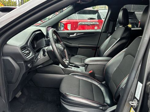 Used 2025 Ford Escape ST-Line FWD image 21