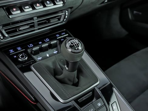 Used 2024 Porsche 911 Carrera GTS RWD image 40