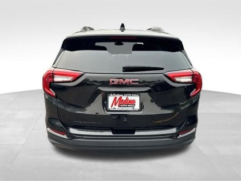 Used 2024 GMC Terrain SLE w/ Elevation Edition FWD image 6