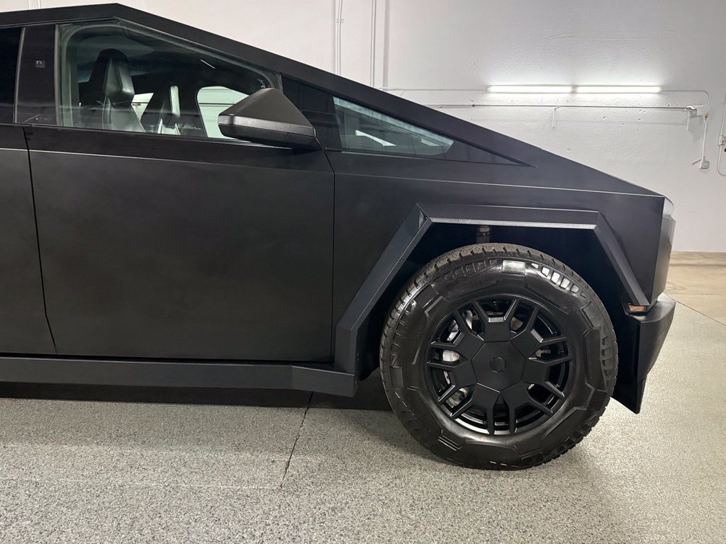 Used 2024 Tesla Cybertruck Cyberbeast AWD/4WD image 5
