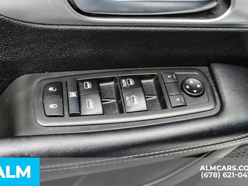Used 2019 Chrysler Pacifica Touring Plus w/ S Appearance Package FWD image 40