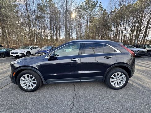 Certified 2023 Cadillac XT4 Luxury w/ Cold Weather Package image 3