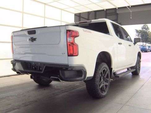 Used 2022 Chevrolet Silverado 1500 LT Trail Boss w/ Convenience Package II AWD/4WD image 2
