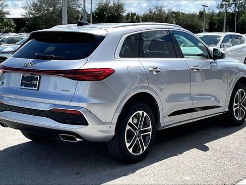 Certified 2025 Audi Q5 2.0T Premium Plus w/ Premium Plus image 5