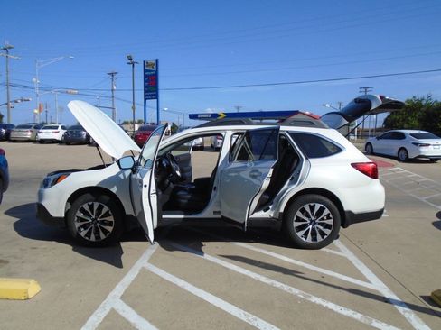 Used 2017 Subaru Outback 3.6R Limited AWD/4WD image 25