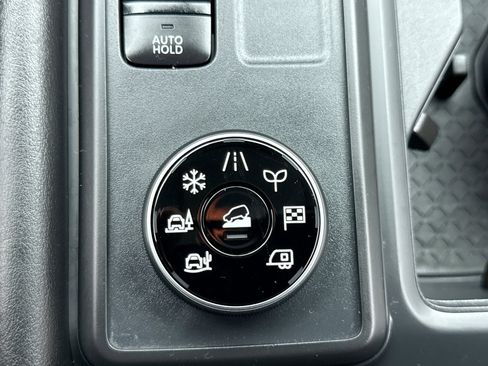 Used 2024 Nissan Pathfinder S w/ Cargo Package image 21