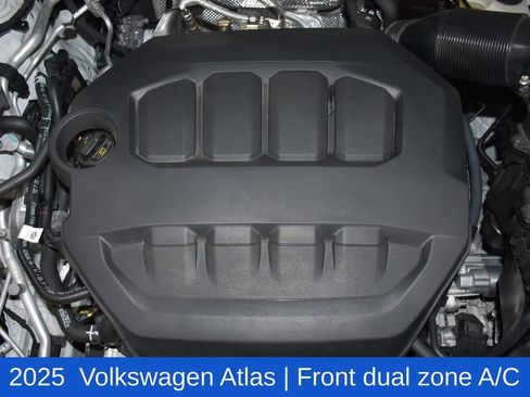 Used 2025 Volkswagen Atlas SEL image 7