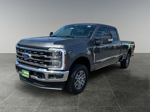 New 2025 Ford F250 Lariat image 3