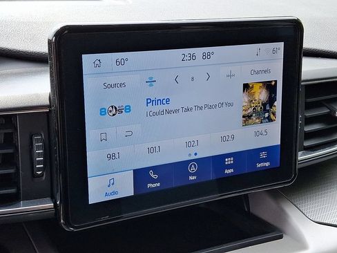 Used 2023 Ford Explorer XLT w/ Equipment Group 202A AWD/4WD image 18