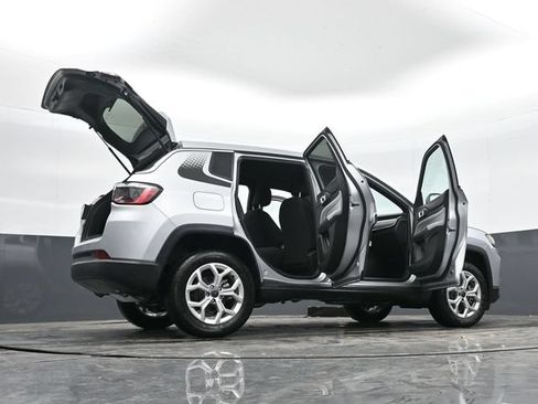 Used 2025 Jeep Compass Sport w/ Mopar Graphics Package AWD/4WD image 51