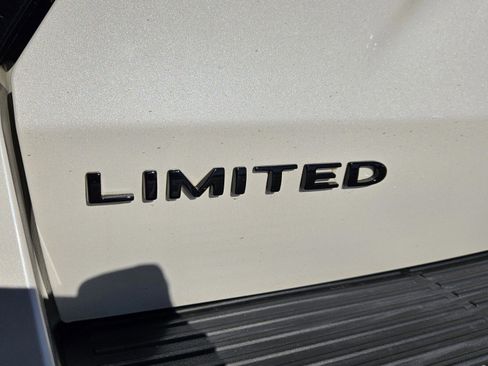 Used 2019 Ford Expedition Limited w/ Equipment Group 303A image 30