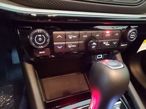 New 2026 Jeep Compass Trailhawk AWD/4WD image 19
