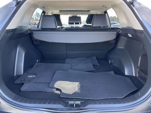 Used 2019 Toyota RAV4 Limited image 8