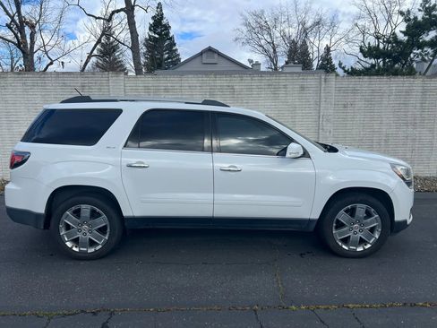 Used 2017 GMC Acadia Limited SLT image 4