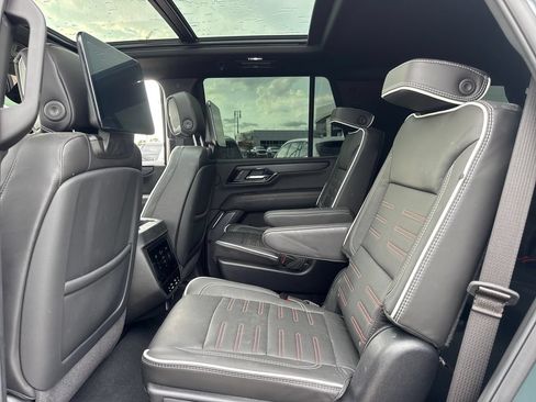 Used 2026 GMC Yukon AT4 Ultimate w/ LPO, Illumination Package AWD/4WD image 13