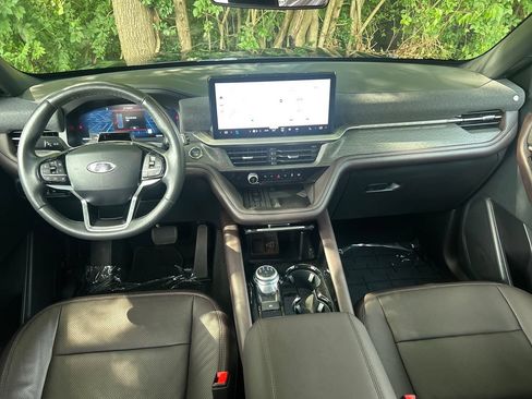Used 2025 Ford Explorer Platinum w/ LUX Leather Package AWD/4WD image 15