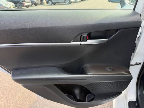 Used 2022 Toyota Camry SE FWD image 24