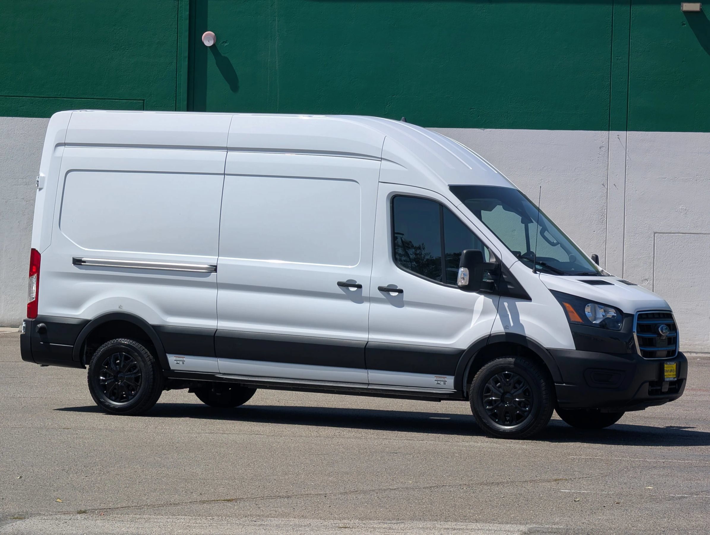 Used 2022 Ford E-Transit 148 High Roof w/ Load Area Protection Package RWD image 1