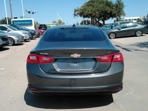 Used 2018 Chevrolet Malibu LT w/ Leather Package FWD image 7