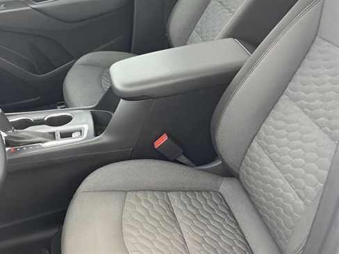 Used 2019 Chevrolet Equinox LT w/ Sun & Navigation Package image 11